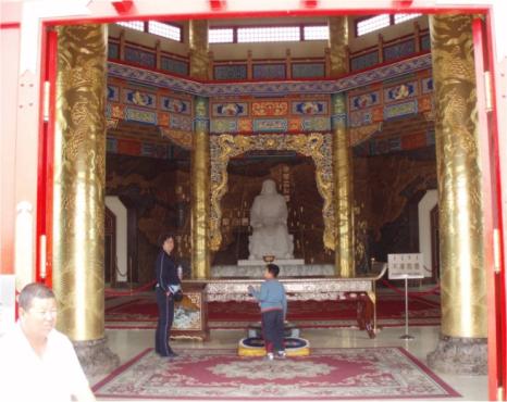 AYDIN, Öznur, Çin ve Türk İşlemelerindeki Ejderha Motifi 5. Chaofeny: Tapınakların saçaklarına tehlikelere karşı oyulur. Fotoğraf 6.