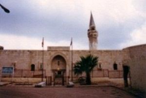 Atabeylik, Eyyubi ve Memlüklerde Mimari Baştak Sarayı Kahire Kalesi Reşid Kalesi (1474, 1485), Razzaz Evi (1485) ve Sultan Gavri Evleri (1503 4, 1504 5) de saraylara benzer düzenlemeler