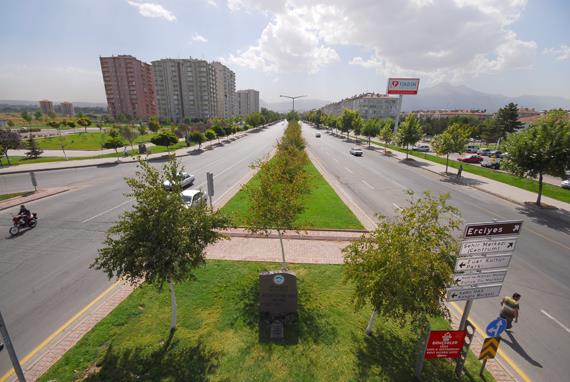 Kayseri Coğrafyası Kayseri is situated in the Middle Kızılırmak Region of Central