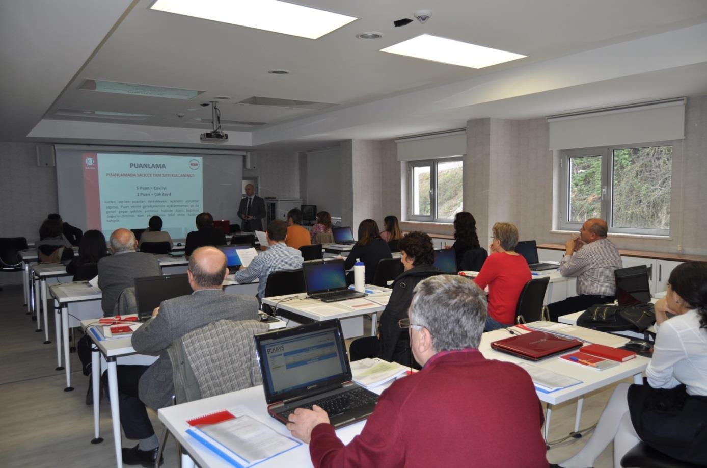 Bağımsız Değerlendiricilerin Çalışmaları Ön incelemeyi geçen 81 (seksen bir) adet KOBİ projesi için 191 adet proje okuması gerçekleştirilmiştir.