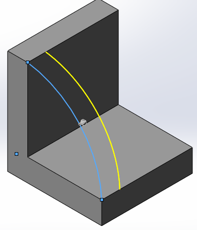 ġekil 3.86: Modelin dıģına taģmıģ çizgi örnekleri Silindirik parçaların uç noktalarında destek hata verir. Uç kısmına çizgi eklenmelidir. ġekil 3.