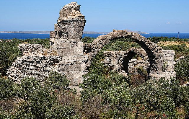 4.2.3 ÇANAKKALE Çanakkale organik olarak gelişmiş peyzaj alanlarının sürekliliği olan öğelerinden; eski çağlardan bu yana insanoğlu tarafından sosyal ya da ekonomik amaçlarla işlevlendirilmiş ve