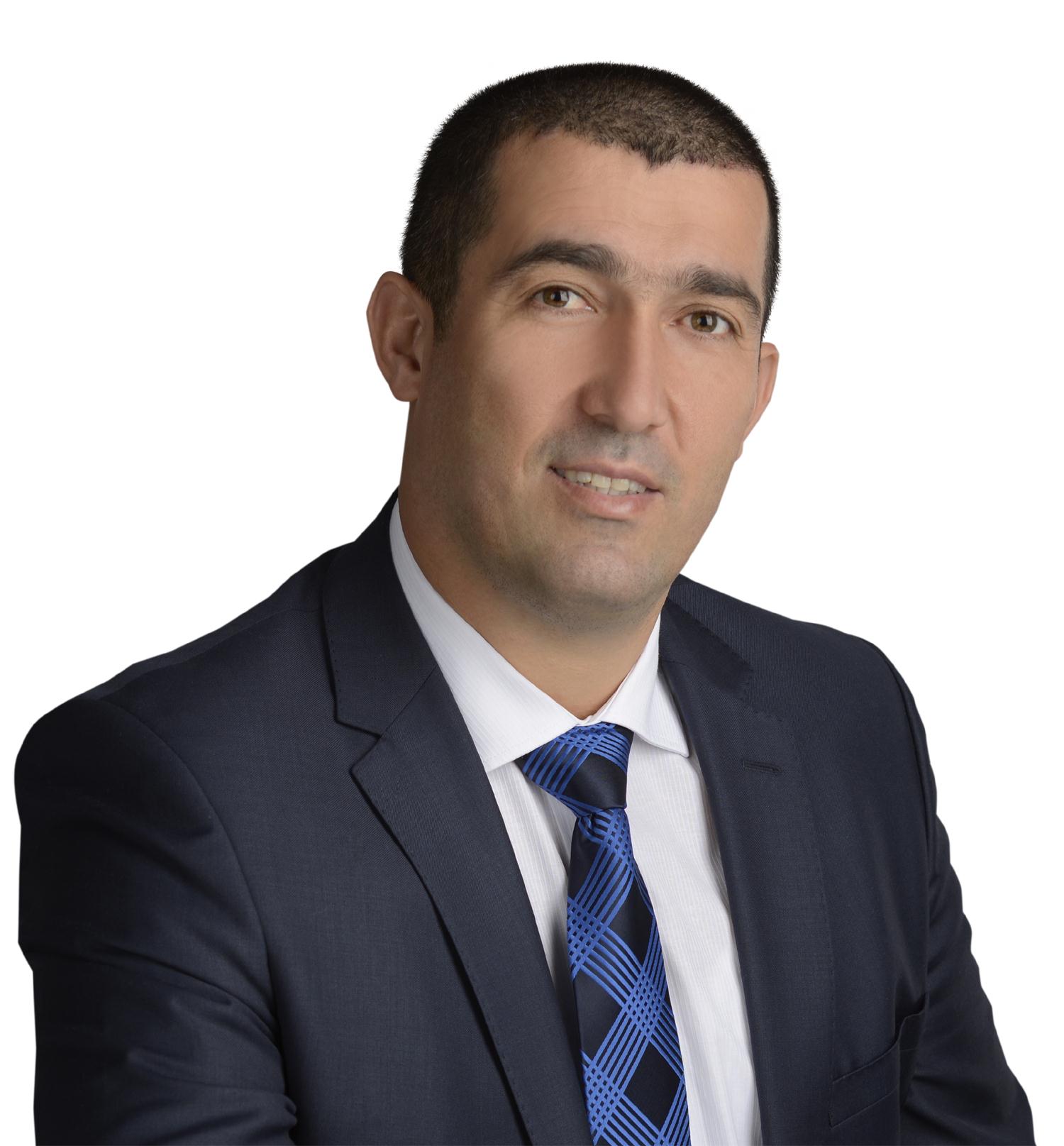 Dr. Adil ÇELĠK