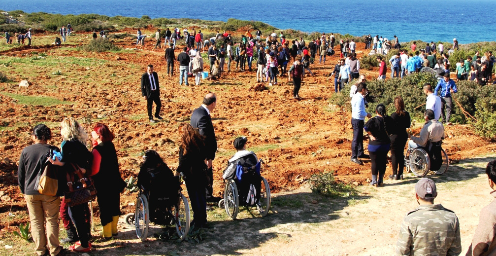 Çevre ve Doðal Kaynaklar Bakanlýðý'ndan yapýlan açýklamaya göre bölgede aðaçlandýrmanýn yaný sýra, engellilere yönelik piknik ve rekreasyon alanlarý ile yine engelli vatandaþlarýn yararlanabileceði