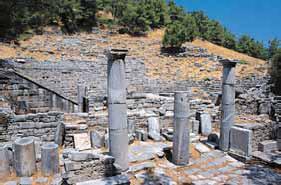 Tapınağın yeniden yapımı ise Büyük İskender in Pers zaferinden sonra gerçekleştirilmiştir. M.Ö.300 lerde yapımına başlanan tapınakta çalışmalar uzun yıllar boyunca sürmüştür.