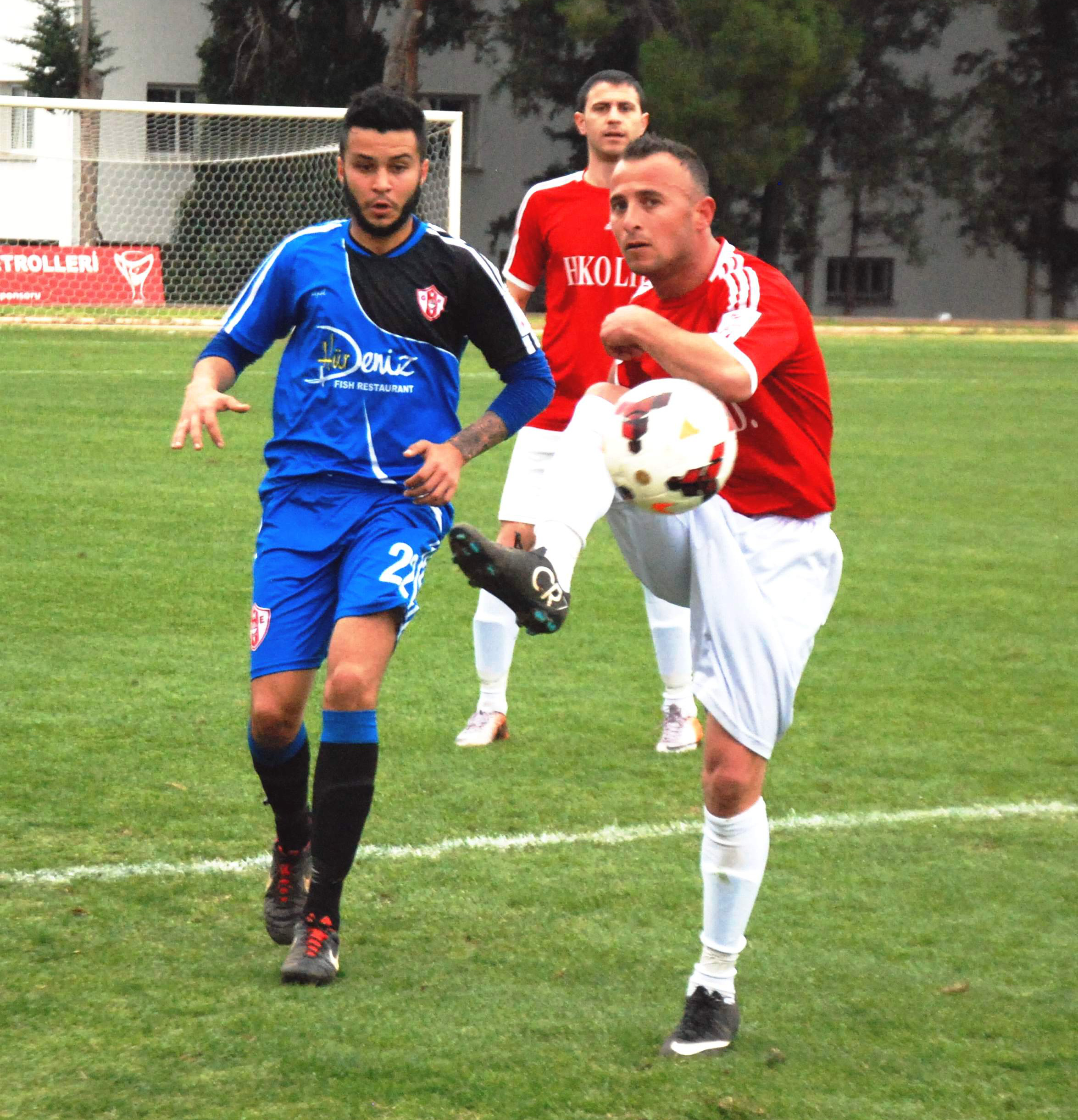 .. 4-0 SATILIK EVLER Kýbrýs Üniversitesi'nin 1 km ilerisinde, 3 dönüm arazi üzerinde 3+1 ve 2+1 iki adet ev. Ýkisi 160000 TL. K-Pet 1'inci Lig'de Binatlý - Yalova:... 0-0 Geçitkale - Düzkaya:.