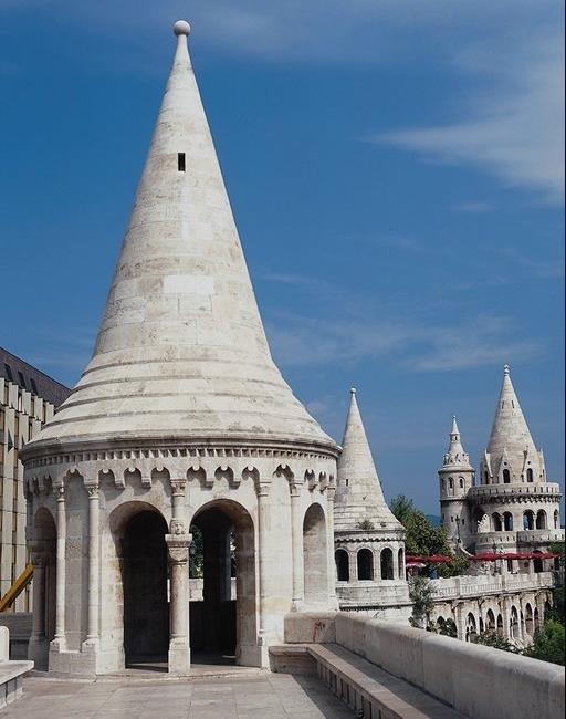 9 - KULE ÇATI Kare, düzgün çokgen veya daire kesitli binalarda uygulanır.