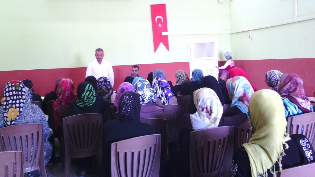 Gaziantep İl Müdürlüğü İslahiye Sosyal Hizmet Merkezi Müdürlüğü İslahiye Çadırkent'te 50 kadına Ağız ve Diş Sağlığı semineri verildi.