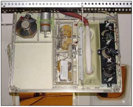 Resim 3.2:Yolcu servis ünitesinin (Passenger Service Unit-PSU) açılmıģ hali 3.3.1.