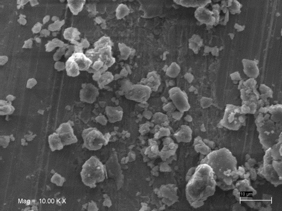 yapılan Al12Si sistemine ait toz malzemelerin taramalı elektron mikroskobu (SEM) görüntüleri görülmektedir. (a) ġekil 6.