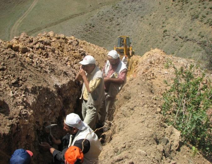 yatakların bulunabileceği jeolojik ortamların belirlenmesine yönelik çalışmalar da yürütülmektedir.