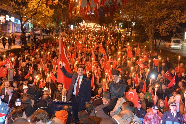 SOLO TÜRK GÖSTERİSİ COLOR UP KOŞU SU