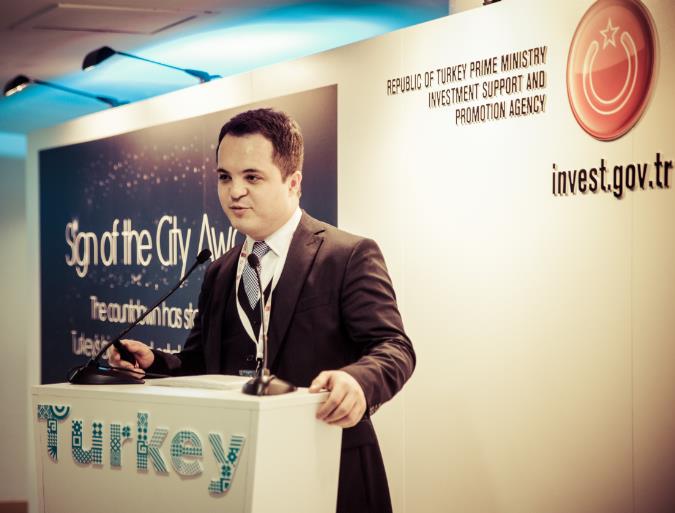 MIPIM DE TÜRKİYE TÜRKİYE 2015 TÜRKİYE OTURUMLARI Gayrimenkul sektörünün değerlendirildiği Türkiye Konferans Programına dahil 27 konuşmacının yer aldığı 9 oturum Türkiye Pavilyonu nda gerçekleşti. T.C.