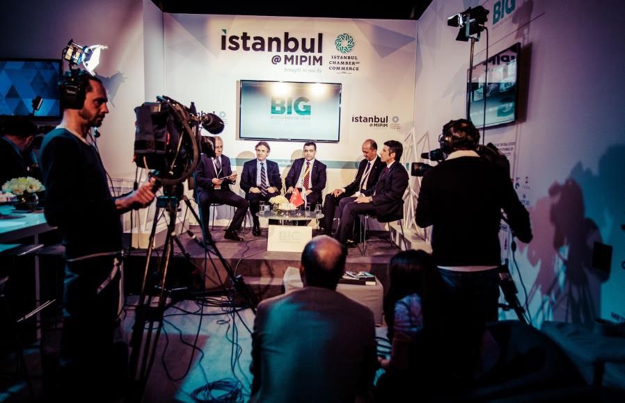 MIPIM DE TÜRKİYE TÜRKİYE 2015 BIG PANELİ BLOOMBERG HT CANLI YAYINI İstanbul Çadırında gerçekleşen, Beyoglu, the heart of Istanbul, with the splendors of past and increasing value of future investment!