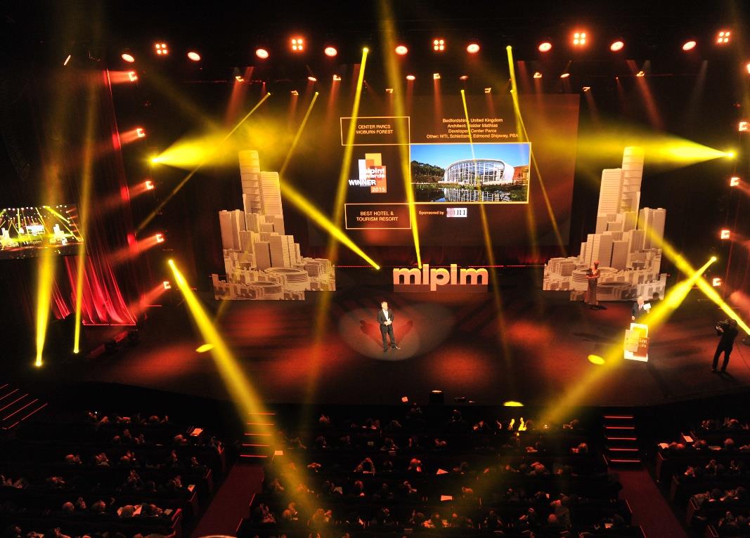 MIPIM DE TÜRKİYE TÜRKİYE 2015 MIPIM ÖDÜL TÖRENİ En İyi Ofis & İş Geliştirme 12 Mart Perşembe akşamı gerçekleşen MIPIM ödül töreninde, uluslararası jüri üyeleri ve fuar