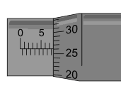 Tamburun tam devri sonunda hareketli çene 0,5 mm hareket ettiğine göre tambur çevresindeki 50 eşit aralıkta bir devir yapmış olur. Buna göre mikrometre hassasiyeti 0,5 / 50 = 0,01 mm olur.