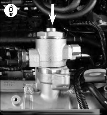 Yüksek Basınç Pompası Modifikasyonu Yüksek basınç pompası sökülür. İçerisinde benzin kalmamasına özen gösterilmelidir. Üst kapağı üzerinden sökülür, parçanın içerisindeki elemanlar ayırılır.