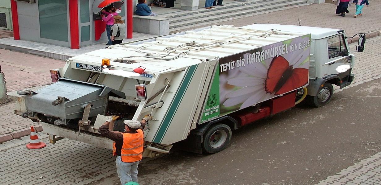 FAALĠYET DÖNEMĠ ĠÇĠNDE YAPILAN ĠġLER Çocuk Parklarının Bakımları Günlük 16 adet Konteynırların Yıkanması + Ġlaçlanması Günlük 1300 adet Konteynırların Tamiri + Bakımı Günlük 500 adet Sağlık