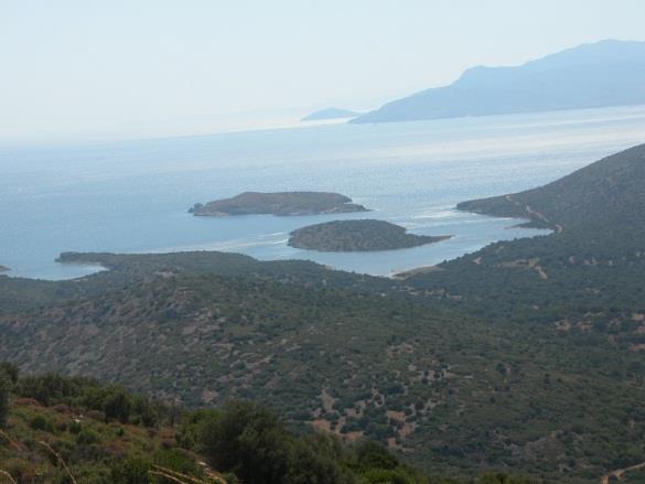 Söke ilçesi Sarıkemer yakınlarında bulunan Azap Gölü doğal bir göl olup rakımı 6m ve 218 ha büyüklüğündedir. Göl ün koruma statüsü bulunmamaktadır.