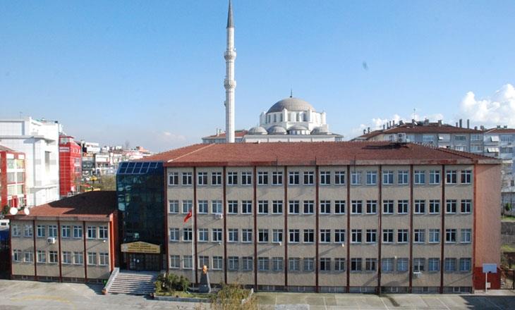 II.BÖLÜM OKULUMUZUN TARİHÇESİ Okulumuz 14.09.199 tarihinde Mahmutpaşa semtinde bulunan Mahmutpaşa Ortaokulu binasında Eğitim-Öğretime başlamıştır.