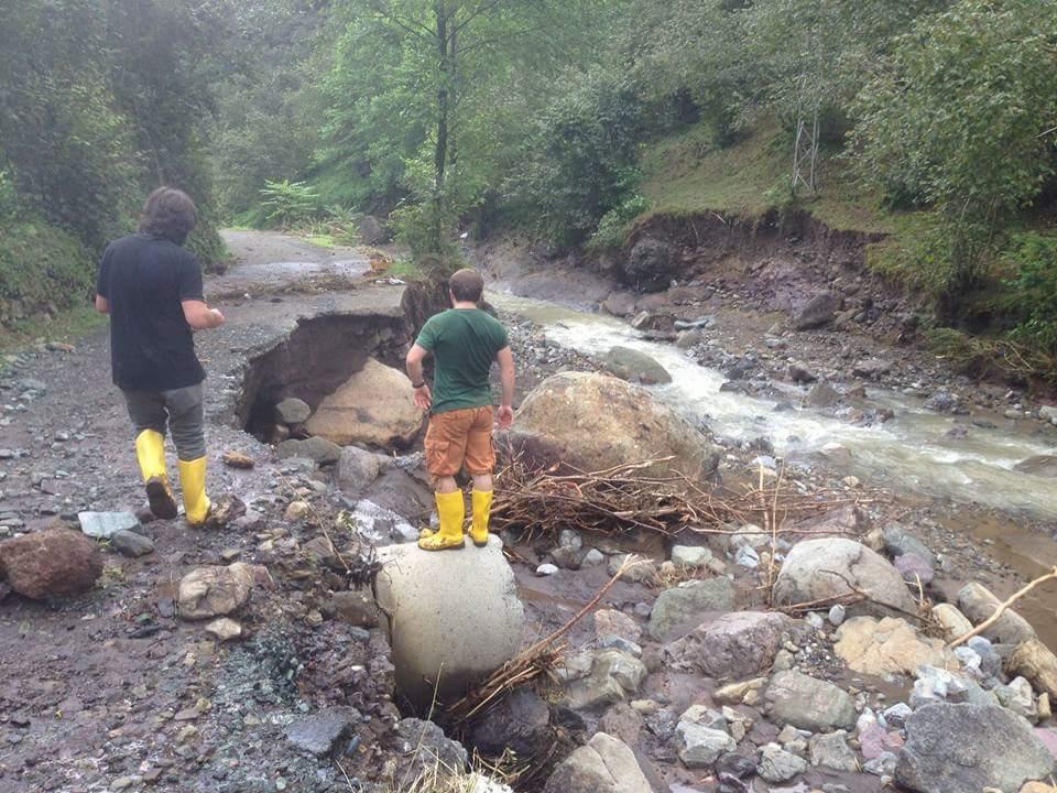 SEL NEDENLERĠNĠN TEKNĠK ĠNCELENMESĠ Trabzon Meteoroloji 11. Bölge Müdürlüğü ölçümlerine göre 24 Ağustos 2015 tarihinde Hopa da, 6 saatte metrekareye düģen 187 kilogram yağıģ kaydedildi.