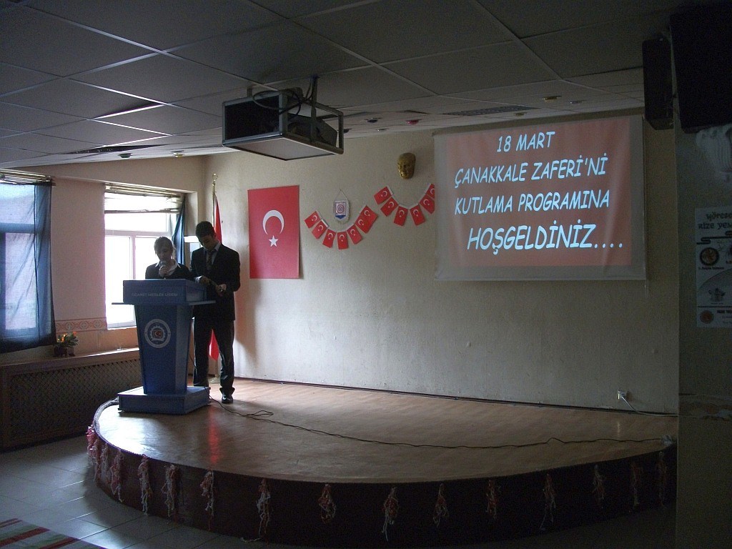 RİZE TİCARET MESLEK LİSESİ FOTOĞRAFÇILIK KULÜBÜ YAYINIDIR // OKUL ETKİNLİKLERİ // OKULUMUZDAN ETKİNLİK HABERLERİ 18 MART ÇANAKKALE ZAFERĠ VE ġehġtlerġ ANMA GÜNÜ PROGRAMI HAZIRLAYANLAR Çanakkale