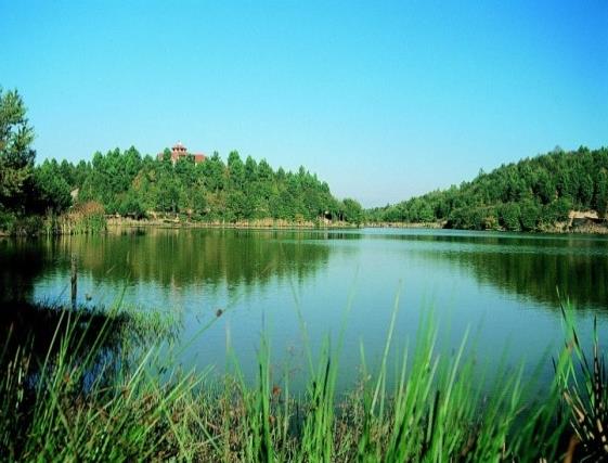 Kurugöl Tabiat Parkı: DÜZCE ÇEVRE DURUM RAPORU Merkez İlçe ve Kaynaşlı İlçesi sınırlarında yer almakta olup 21,95 hektarlık alanı kapsamaktadır. Mesire Yeri olarak 16.01.