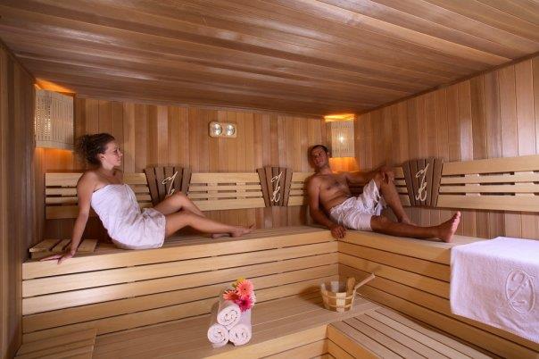 NELER YAPIYORUZ? SAUNA Sauna insanlar için iyi bir dinlenme rahatlama mekânıdır.
