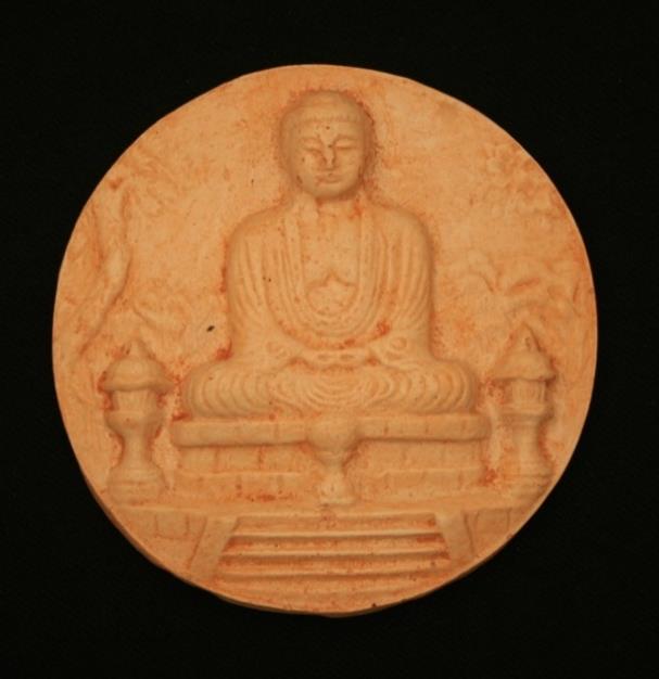 UZAKDOĞU / FAREAST BUDA Boyutlar : 5 x 9,5 cm Fiyatı : 20 TL Yer : Sarnath, Varanasi Hindistan Açıklama : Aydınlanmış kişi MÖ 6.