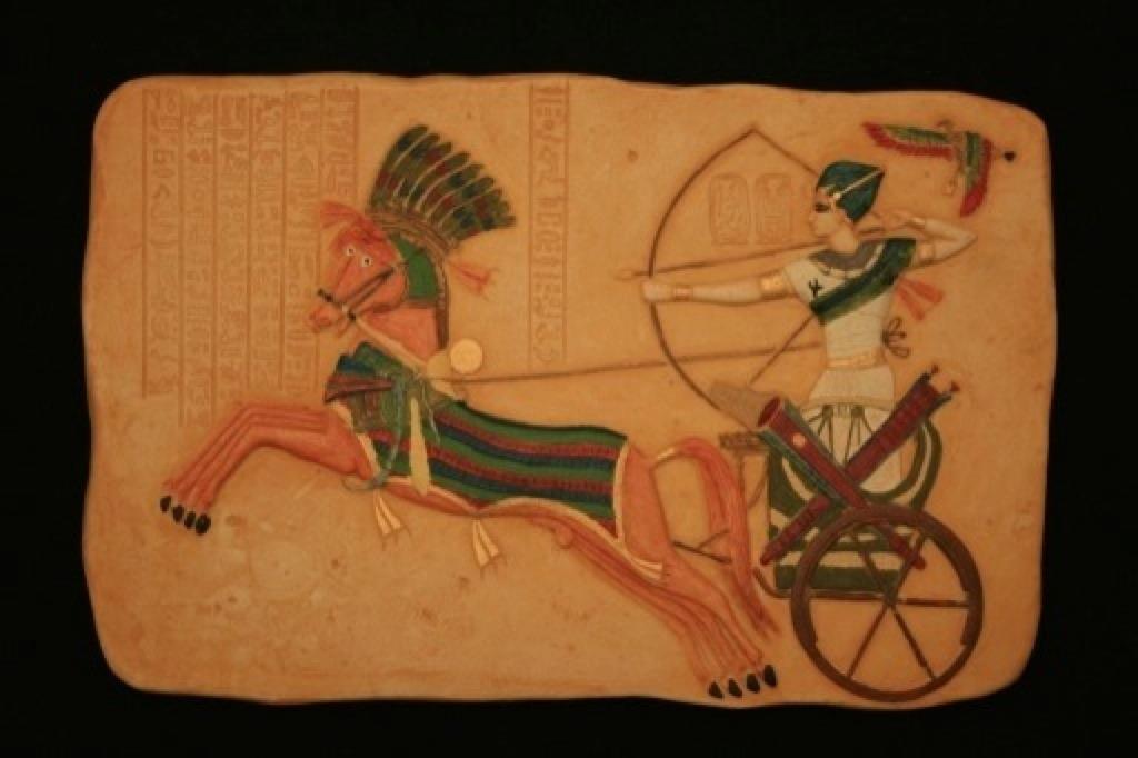 II. RAMSES KADEŞ SAVAŞI Boyutlar : 27 x 17 cm Fiyatı : 75 TL Yer : Karnak ve Ebu Simbel Tapınakları, Mısır Açıklama : Güneşin oğlu MÖ 1303 1213