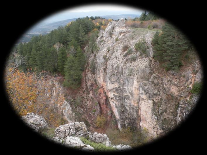 D-100 karayolundan Bolu il merkezine ulaşmadan yaklaşık 8 km önce güney yönünden ayrılıp Kartalkaya Kayak Merkezine ulaşan asfalt yol ile