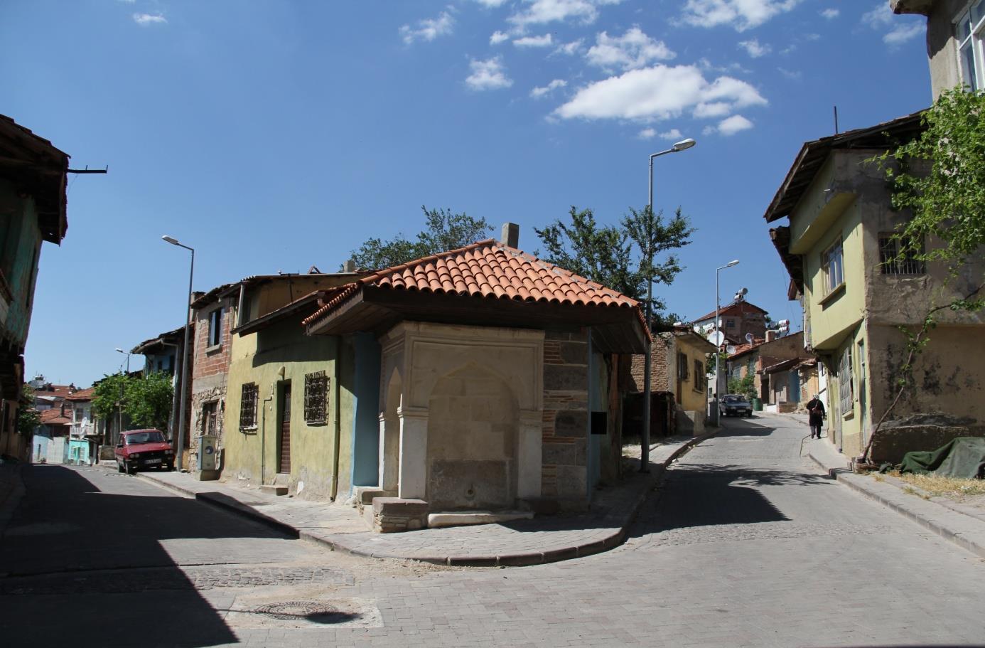 Foto 10: Karaağaç Mahallesi nde bitişik düzen ve düşük kalitede konut alanlarından genel bir görünüm (Uşak