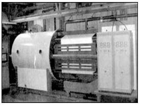 Karıştırma işlemi tamamlandıktan sonra vida hızı 10 rpm e düşürülmüş ve eriyik film üretimi için kullanılan düzeden geçirilerek hava akımı içinde soğutulmuştur.