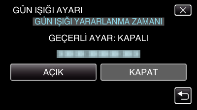 Başlarken Seyahat Ederken Saatin Yerel Saata Ayarlanması SAAT AYARI nın BÖLGE AYARI nda nereye seyahat edeceğini seçip tarih ve saat gösterimini yerel saate değiştirin.