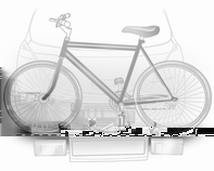 Eşya saklama ve bagaj bölümleri 61 Bisikleti yerleştirin. Bu sırada pedal kolu resimde gösterildiği gibi, pedal kolu yuvasındaki kanalın içine geçmelidir.