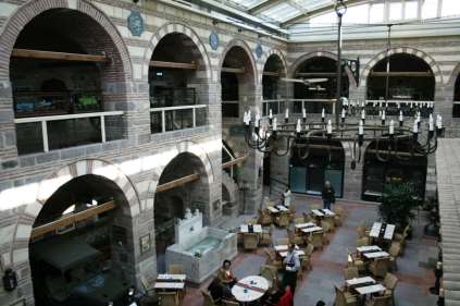 Çengel Han Rahmi M. Koç Müzesi Çengel Han Ankara nın ilk sanayi müzesidir. Müzenin yer aldığı han 1522 yılında yaptırılmıştır.