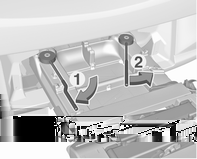 Eşya saklama ve bagaj bölümleri 61 Kilitleme kolunu aşağıya doğru bastırın ve lamba desteğini yerine oturana kadar bağlantı elemanına bastırın. Bu işlemi her bir arka lamba için uygulayın.