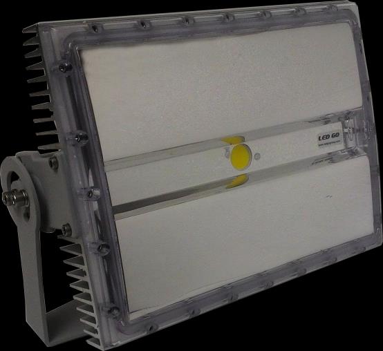 LED FLOOD LIGHT TAK ÇALIŞTIR SOKET SİSTEMİ Standart kauçuk yalıtımlı çıkış kablosu ile bağlantı kolaylığı sağlayan, çok kontaklı, vidasız, lehimsiz, bantsız soket Sistemi,pratik montaj imkanı sunar.