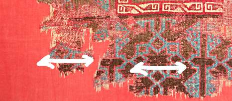 Foto.: 41 688 Env. Numaralı halının anabordür motifi yönleri Dikkat edilmesi gereken ikinci nokta ise ana bordür motifi kolları üzerinde bulunan palmet motifinin şeklidir.