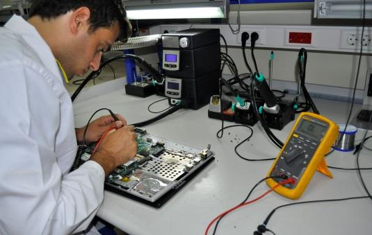 Altyapı Laboratuarlar Araç Laboratuarı/ Hibrit ve Elektrikli Araç Mükemmeliyet Merkezi Batarya / Enerji Depolama Teknolojileri Laboratuvarı Güç Elektroniği Laboratuvarı Gaz