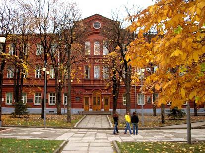 Harkov Politeknik ( Teknik ) Üniversitesi Harkov Teknik Üniversitesi Ukraynanın en eski Teknik Üniversitesidir.