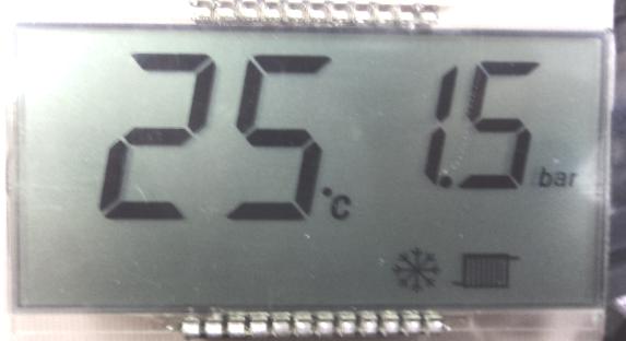 13. KUMANDA PANOSU Sıcaklık göstergesi Basınç göstergesi Resim 44 Hata Kodları: Cihazda herhangi bir hata ortaya çıktığında bu hata LCD ekranda gösterilir.