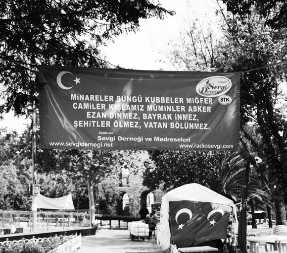 Sevgili Denizli halkı! Türkiye Cumhuriyeti Türkiye Cumhuriyeti Cumhurbaşkanımızın ve Diyanet İşleri Başkanımızın çağrısıdır.