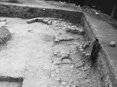 KAZI RAPORLARI Res. 1 Yumuktepe nin zirvesindeki Ortaçağ açmalarının 2008 yılı kazılarındaki genel görünümü Fig. 1 General view of the medieval trenches at the peak of Yumuktepe in 2008 Res.