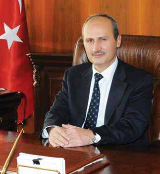 Mehmet Cahit TURHAN Kurultay Yürütme Kurulu Başkanı Türk Dünyası Mühendisler ve Mimarlar Birliği Genel Başkanı Birliğimiz, en önemli gayesi olan Bir olalım, iri olalım, diri olalım düsturuyla onurlu