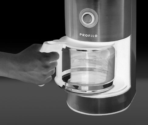 Before first use Before using your coffee maker for the first time, wash all accessories in warm water with a mild detergent.