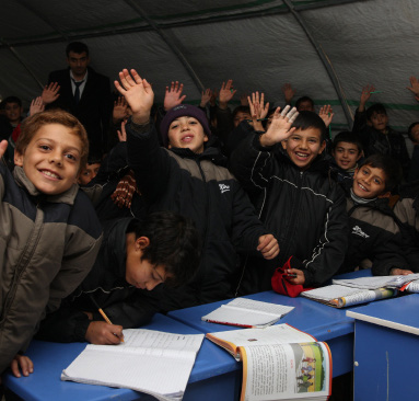 devam edecektir. Ayrıca kamp dışında faaliyet göstermek üzere 2 adet mobil merkez satın alımı için Kurumumuza UNICEF tarafından 800.000 TL aktarılmıştır. 26.03.