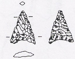 b) Üçgen Biçimli Uçlar: İki yüzeyi de düzeltili olup üçgen gibi şekillendirilen uçlardır (Fig.45). Fig.45 Üçgen biçimli uç (http://www.hf.uio.no/iakh/ forskning/sarc/iakh/lithic/proj.