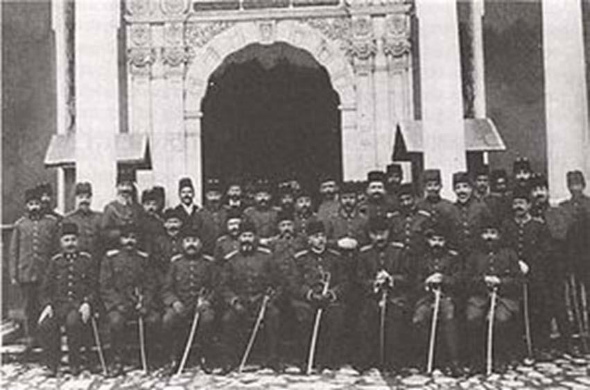 1834 tarihinde Mekteb-i Fünun-i Harbiye adında yeni bir askeri okul kuruldu.