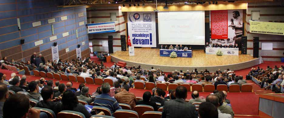 MAKİNA MÜHENDİSLERİ ODASI GENEL KURULU VE SEÇİMLERİ YAPILDI TMMOB Makina Mühendisleri Odası 45. Olağan u ve seçimleri 26-27 Nisan 2014 tarihinde Ankara da gerçekleştirildi.
